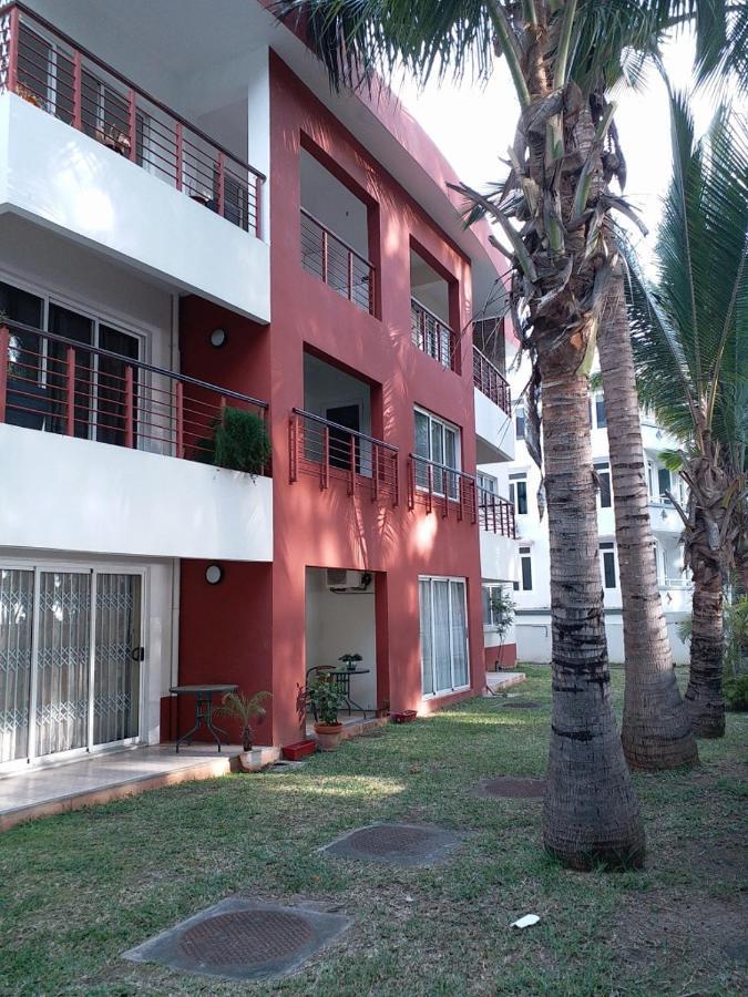 Beachfront Apartment Flic en Flac Экстерьер фото